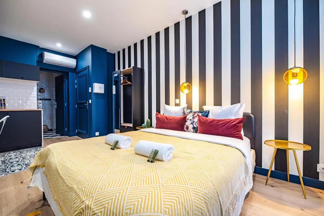 Monsieur Pigalle Paris Apartment