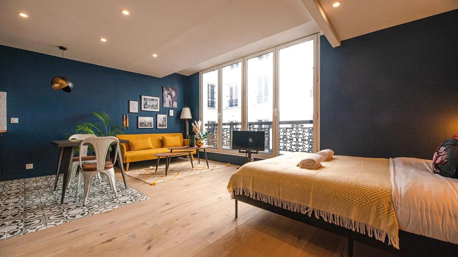 Monsieur Pigalle Paris