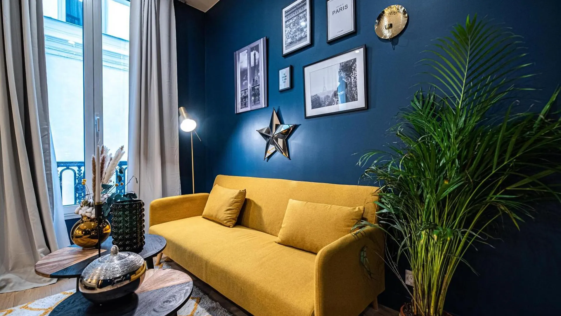 Monsieur Pigalle Paris Apartment